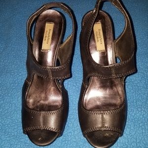 Simply Vera Black Wedges